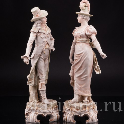 Фарфоровая композиция Пара в дорожных костюмах, Royal Dux, Чехия, 1900 гг.