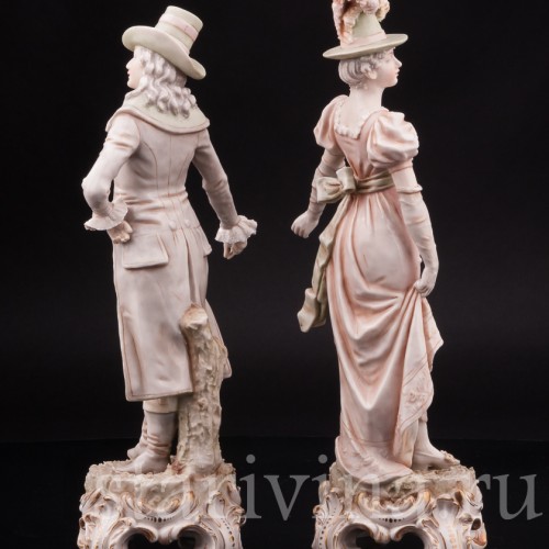 Фарфоровая композиция Пара в дорожных костюмах, Royal Dux, Чехия, 1900 гг.