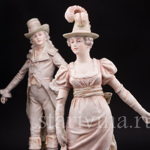 Фарфоровая композиция Пара в дорожных костюмах, Royal Dux, Чехия, 1900 гг.