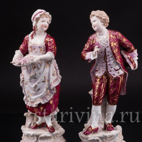 Фарфоровая статуэтка Пара с цветами в красном, Volkstedt, Германия, 19 в.