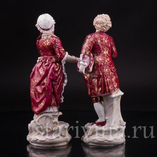 Фарфоровая статуэтка Пара с цветами в красном, Volkstedt, Германия, 19 в.