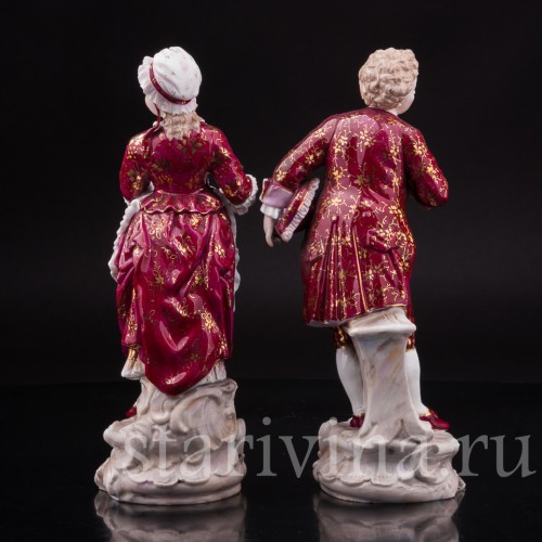 Фарфоровая статуэтка Пара с цветами в красном, Volkstedt, Германия, 19 в.