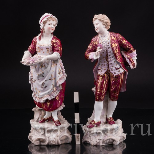 Фарфоровая статуэтка Пара с цветами в красном, Volkstedt, Германия, 19 в.
