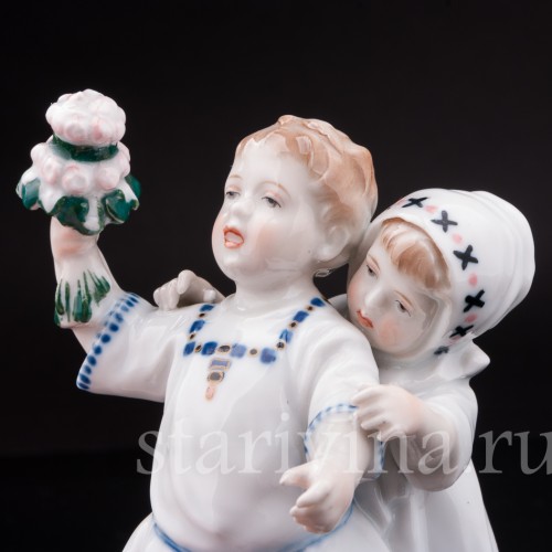 Фигурка из фарфора Дети с цветами, Karl Ens, Германия, 1920-30 гг.