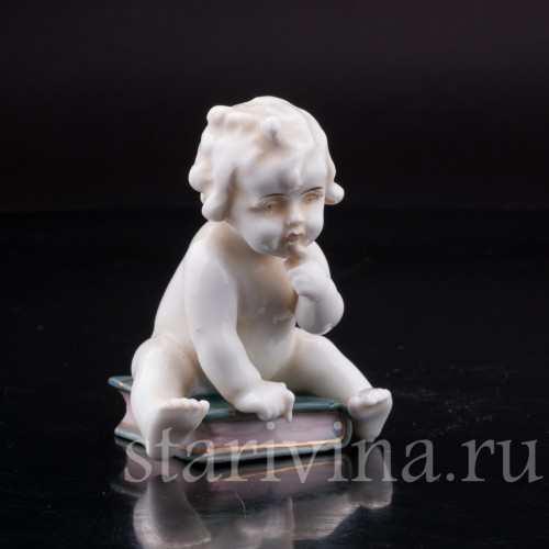 Фигурка Малыш на книге, E. A. Muller, Германия, нач. 20 в.