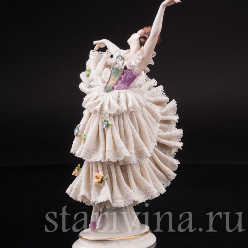 Статуэтка из фарфора Танцующая девушка, кружевная, Ackermann & Fritze, Германия, 1908-1951 гг.