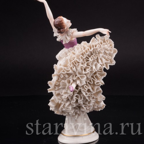 Статуэтка из фарфора Танцующая девушка, кружевная, Ackermann & Fritze, Германия, 1908-1951 гг.