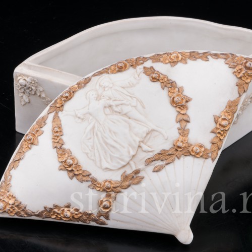 Антикварная фарфоровая шкатулка Балерина Камарго с кавалером, E. A. Muller, Германия, кон. 19 в.