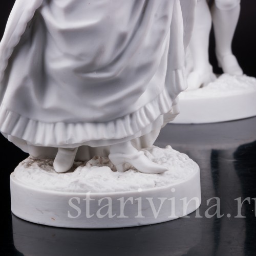 Парные фарфоровые статуэтки из бисквита За десертом, Франция, 19 в.