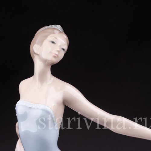 Фигурка  из фарфора Танцующая девушка, Lladro, Испания, 1979 г.
