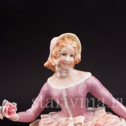 Статуэтка Девушка в капоре, Karl Ens, Германия, 1920-30 гг.