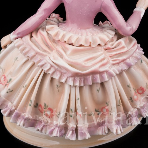 Статуэтка Девушка в капоре, Karl Ens, Германия, 1920-30 гг.