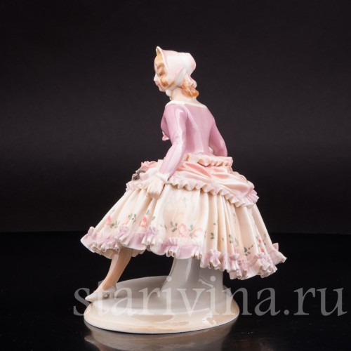 Статуэтка Девушка в капоре, Karl Ens, Германия, 1920-30 гг.