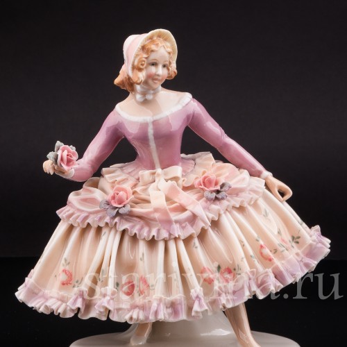 Статуэтка Девушка в капоре, Karl Ens, Германия, 1920-30 гг.