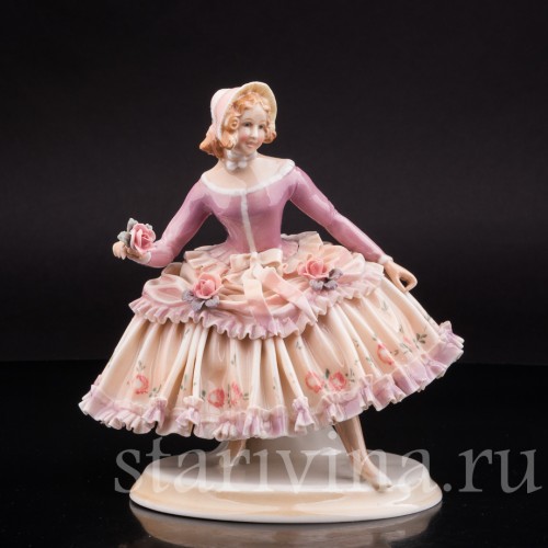 Статуэтка Девушка в капоре, Karl Ens, Германия, 1920-30 гг.