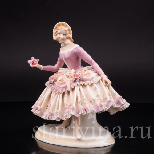 Статуэтка Девушка в капоре, Karl Ens, Германия, 1920-30 гг.