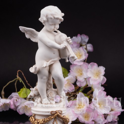 Фигурка из бисквитного фарфора Ангелочек с волынкой, E. A. Muller, Германия, кон. 19 - нач. 20 вв.