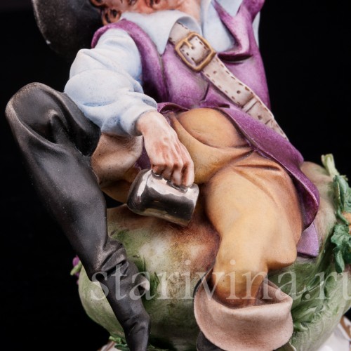 Фарфоровая композиция За стаканчиком вина, Capodimonte, Италия, вт. пол 20 в.