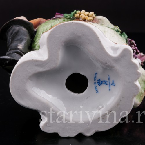 Фарфоровая композиция За стаканчиком вина, Capodimonte, Италия, вт. пол 20 в.