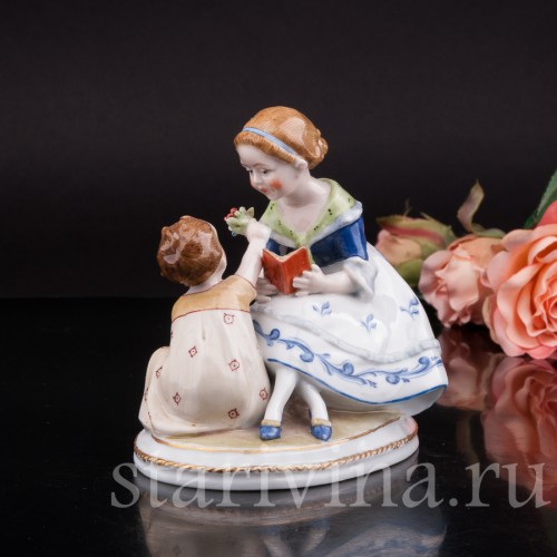 Фарфоровая статуэтка "Букет для сестрички", E. A. Muller, Германия, кон 19 - нач. 20 вв.
