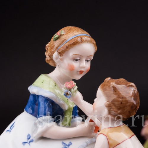 Фарфоровая статуэтка "Букет для сестрички", E. A. Muller, Германия, кон 19 - нач. 20 вв.