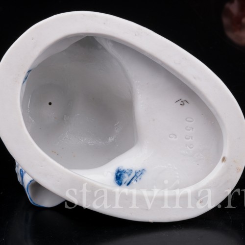 Фарфоровая статуэтка "Букет для сестрички", E. A. Muller, Германия, кон 19 - нач. 20 вв.