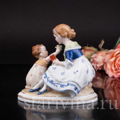Фарфоровая статуэтка "Букет для сестрички", E. A. Muller, Германия, кон 19 - нач. 20 вв.