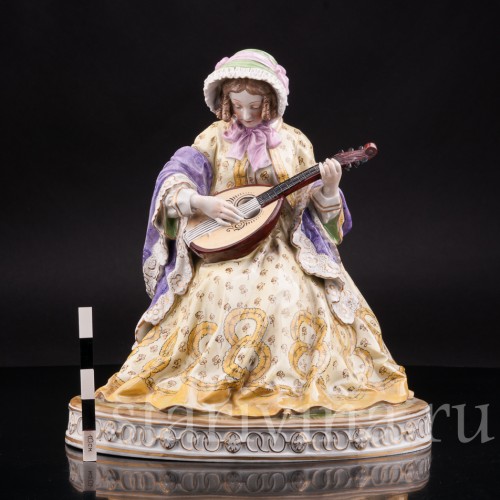 Статуэтка из фарфора Дама с лютней, Carl Thieme, Германия, нач. 20 века.