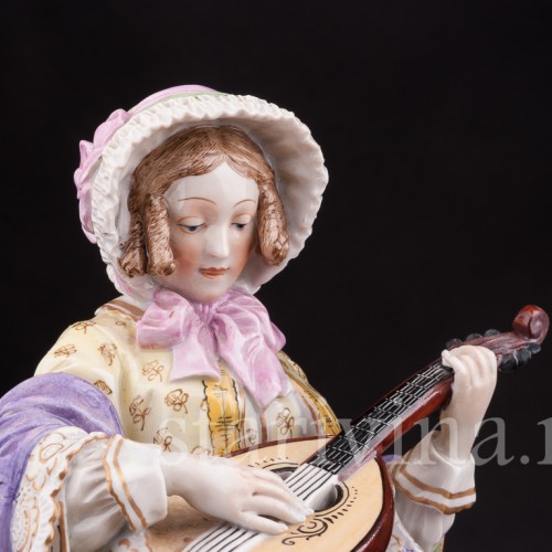 Статуэтка из фарфора Дама с лютней, Carl Thieme, Германия, нач. 20 века.