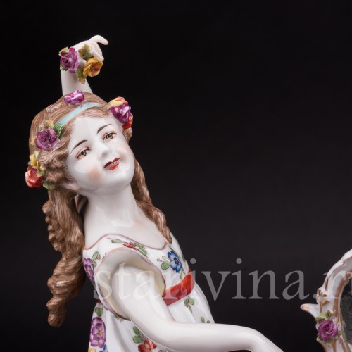 Фарфоровая композиция Дети у зеркала, Volkstedt, Германия, до 1936 года.