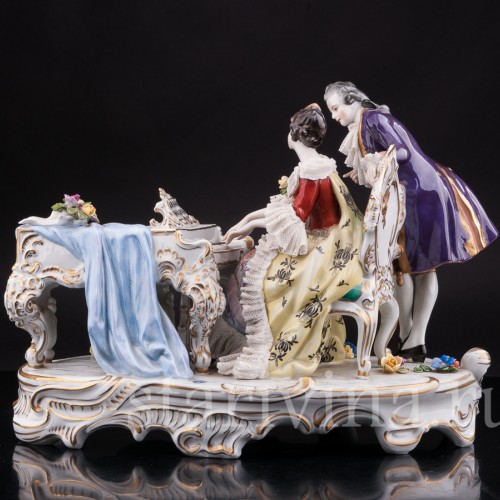 Большая фарфоровая композиция У рояля, кружевная, Volkstedt, Германия, вт. пол. 20 в.