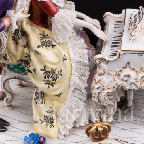 Большая фарфоровая композиция У рояля, кружевная, Volkstedt, Германия, вт. пол. 20 в.