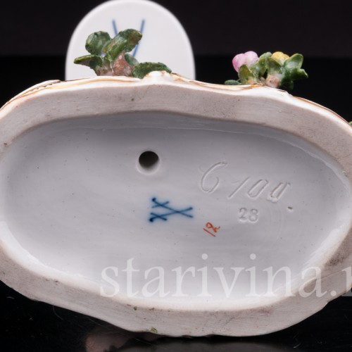 Антикварная статуэтка Аллегория земли, путти с лопатой, Meissen, Германия, сер. 19 - нач. 20 вв.