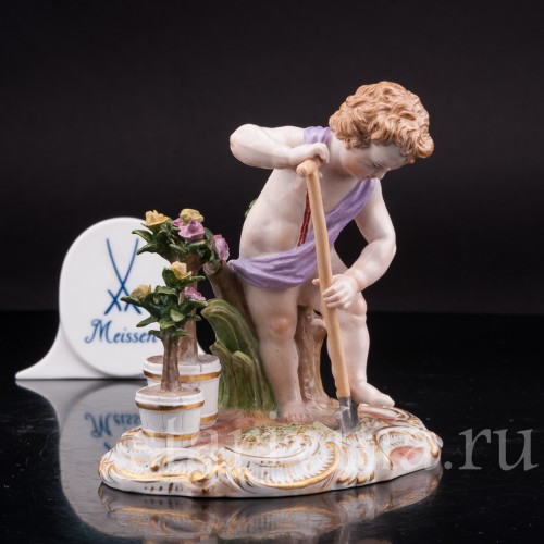 Антикварная статуэтка Аллегория земли, путти с лопатой, Meissen, Германия, сер. 19 - нач. 20 вв.