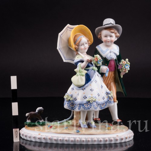 Статуэтка из фарфора Дети на прогулке, E. A. Muller, Германия, 1890-1927 гг.