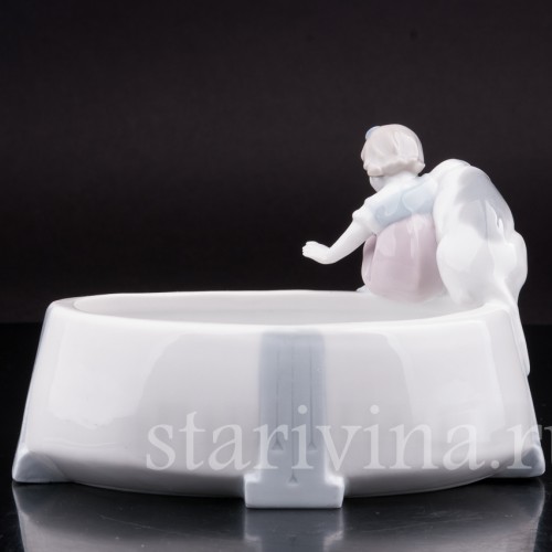 Фарфоровая фигурка Девочка с собакой, вазочка, Metzler & Ortloff, Германия, нач. 20 в.