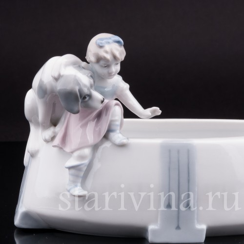 Фарфоровая фигурка Девочка с собакой, вазочка, Metzler & Ortloff, Германия, нач. 20 в.