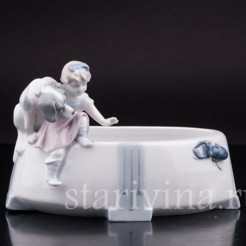 Фарфоровая фигурка Девочка с собакой, вазочка, Metzler & Ortloff, Германия, нач. 20 в.