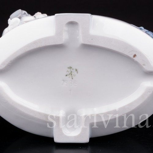 Фарфоровая фигурка Девочка с собакой, вазочка, Metzler & Ortloff, Германия, нач. 20 в.