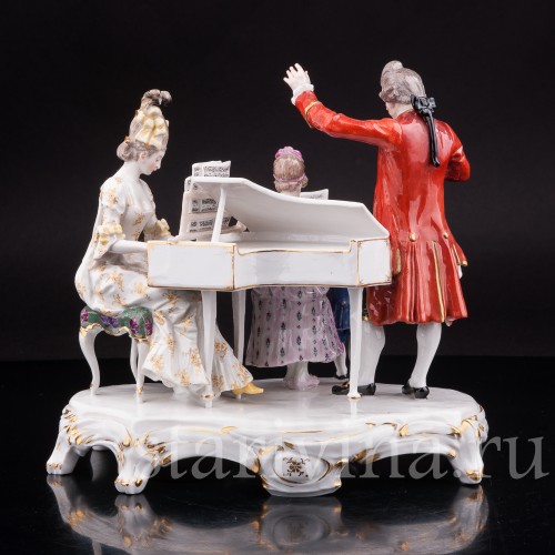 Старинная фарфоровая композиция Домашний концерт (Семья Моцарта), Meissen, Германия, 1903-1925 гг.