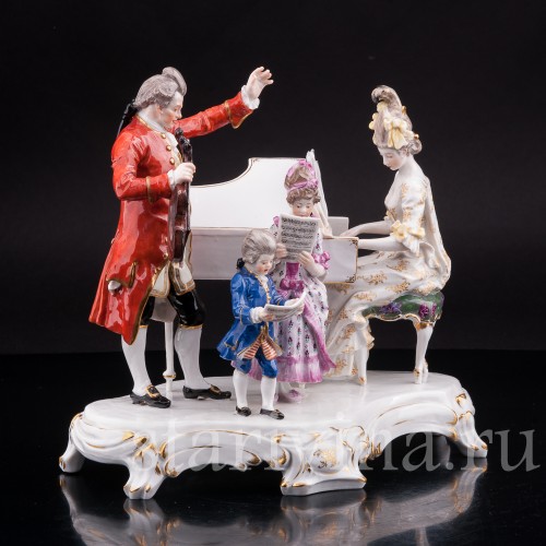 Старинная фарфоровая композиция Домашний концерт (Семья Моцарта), Meissen, Германия, 1903-1925 гг.