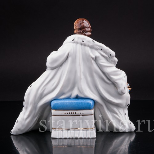 Фарфоровая статуэтка Дама в горностаевом манто, кружевная, Muller & Co, Германия, нач. 20 в.