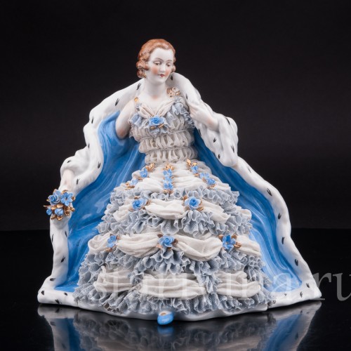 Фарфоровая статуэтка Дама в горностаевом манто, кружевная, Muller & Co, Германия, нач. 20 в.