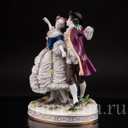 Фарфоровая статуэтка Танцовщица Камарго с кавалером, кружевная, Volkstedt, Германия, до 1935 г.