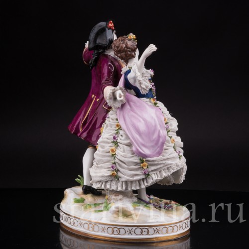 Фарфоровая статуэтка Танцовщица Камарго с кавалером, кружевная, Volkstedt, Германия, до 1935 г.