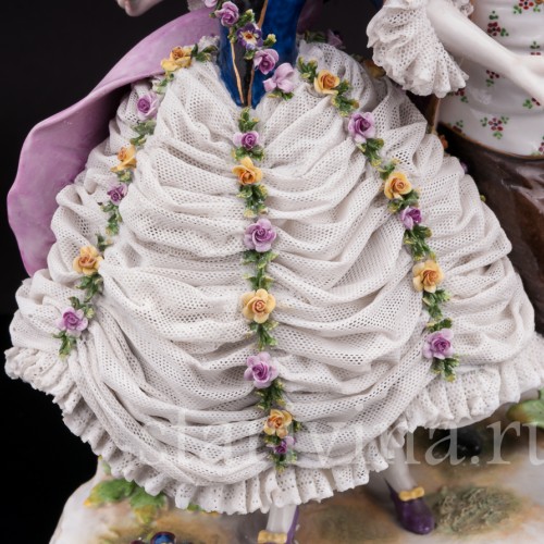 Фарфоровая статуэтка Танцовщица Камарго с кавалером, кружевная, Volkstedt, Германия, до 1935 г.