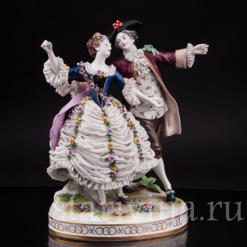 Фарфоровая статуэтка Танцовщица Камарго с кавалером, кружевная, Volkstedt, Германия, до 1935 г.