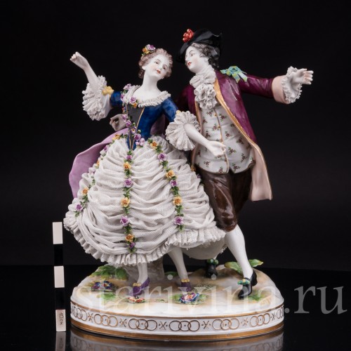 Фарфоровая статуэтка Танцовщица Камарго с кавалером, кружевная, Volkstedt, Германия, до 1935 г.