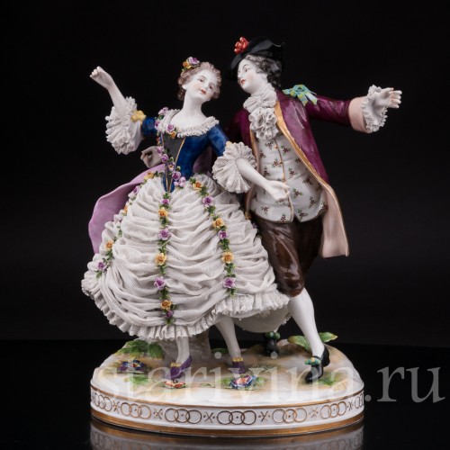 Фарфоровая статуэтка Танцовщица Камарго с кавалером, кружевная, Volkstedt, Германия, до 1935 г.