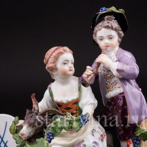 Антикварная статуэтка Аллегория осени, дети с козликом, Meissen, Германия, сер. 19 - нач. 20 вв.